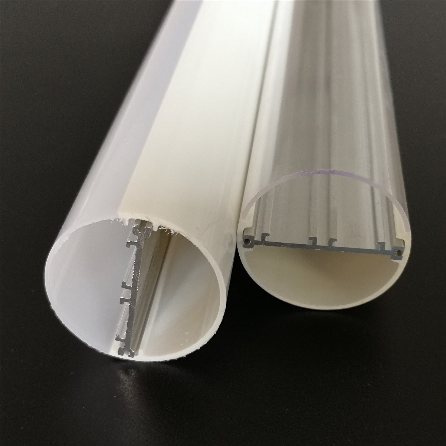 Nueva llegada: carcasa del tubo LED T12 girada 180 grados