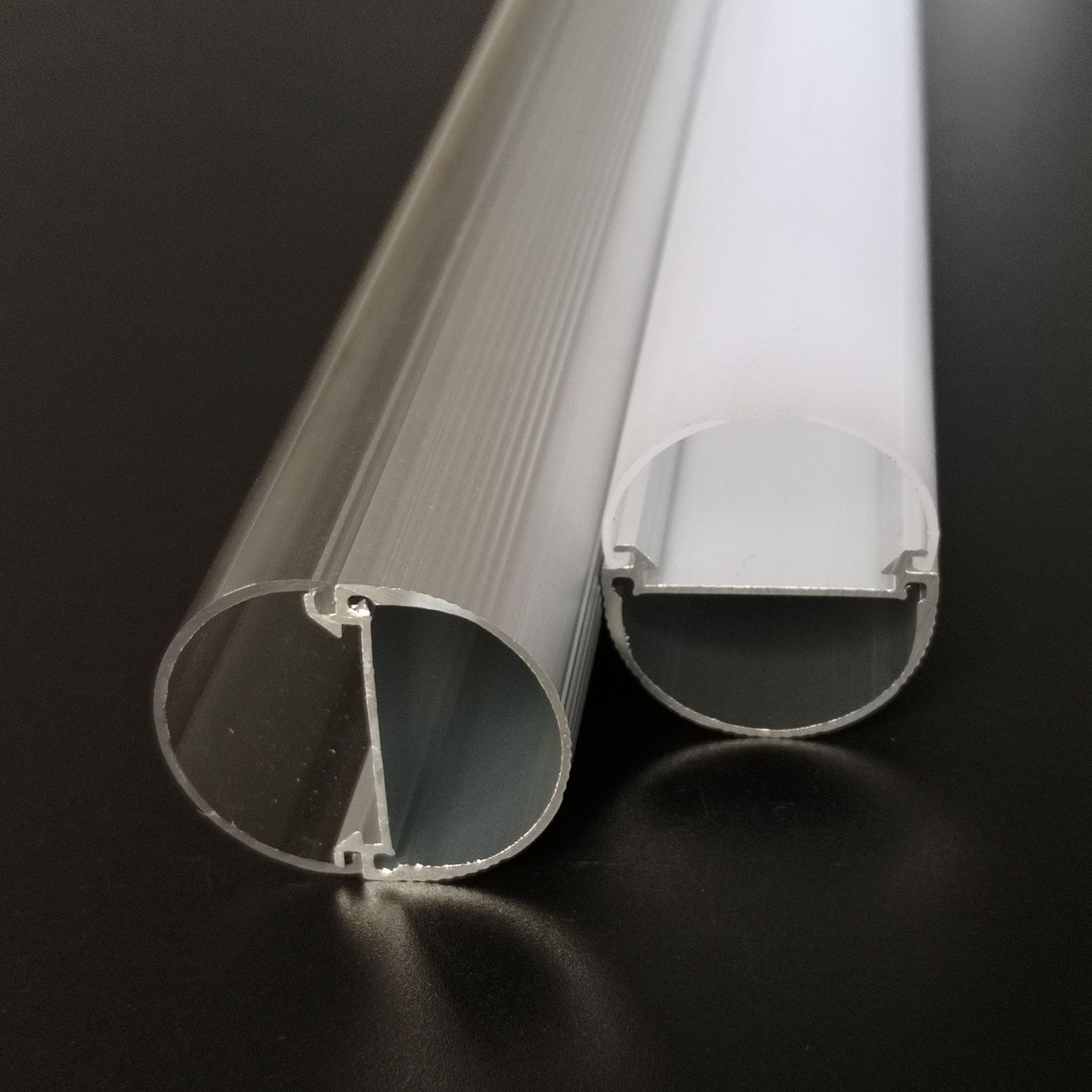 ¿El tubo LED tiene un ángulo de haz?