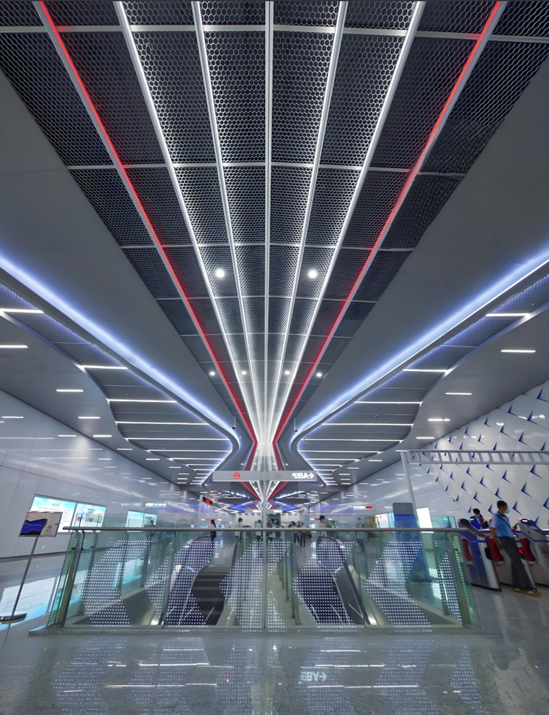 Escenarios de aplicación específicos de tubos LED en pistas de transporte